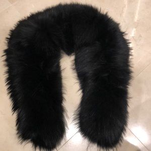 Brand New Anne Fontaine Raccoon Fur Collar